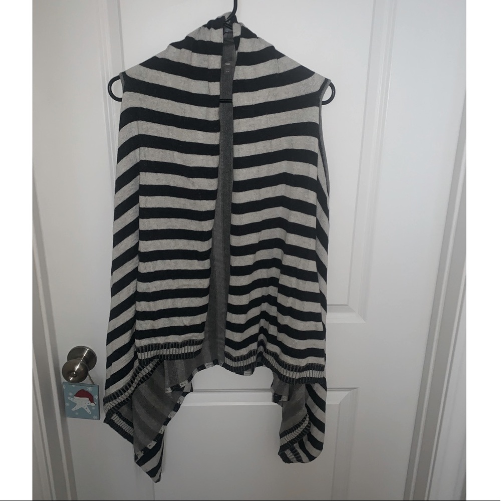 GAP sleeveless sweater cardigan